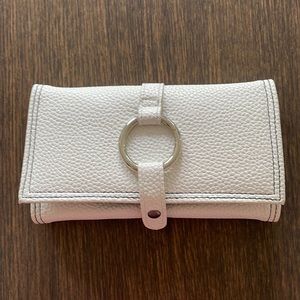 TRAVEL JEWELRY CASE /ORGANIZER, CREAM WITH SILVERTONE HARDWARE EXPANDABLE